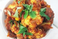 Classic Aloo Gobi Recipe: Indian Potato and Cauliflower Curry