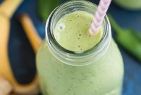 Creamy Pineapple Spinach Green Smoothie Recipe