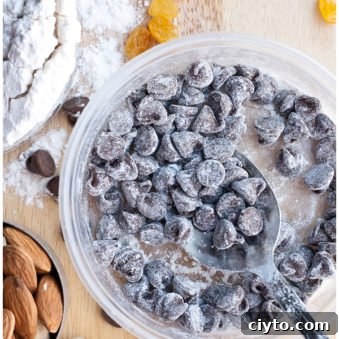 Keep Chocolate Chips from Sinking in Muffins and Cakes 5 Bowl of Chocolate Ships and Flour to Stop Chocolate Chips From Sinking To Bottom of Cake.