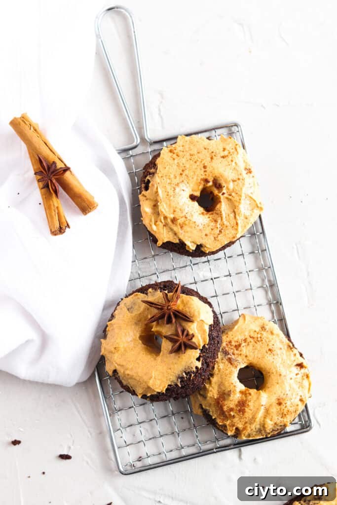 Pumpkin maple cream frosting