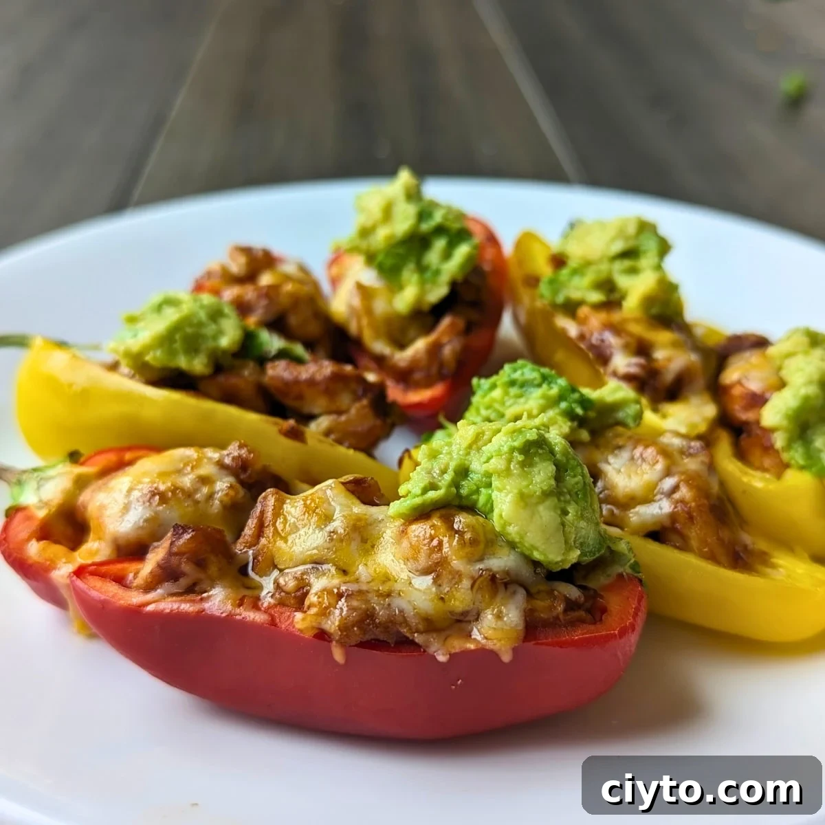 BBQ Chicken and Guacamole Bell Pepper Bites 2 Bell pepper snack with BBQ chicken and guacamole