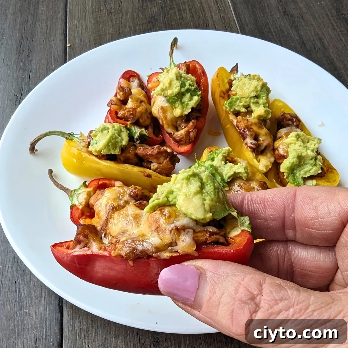 BBQ Chicken and Guacamole Bell Pepper Bites 4 Bell pepper healthy snack