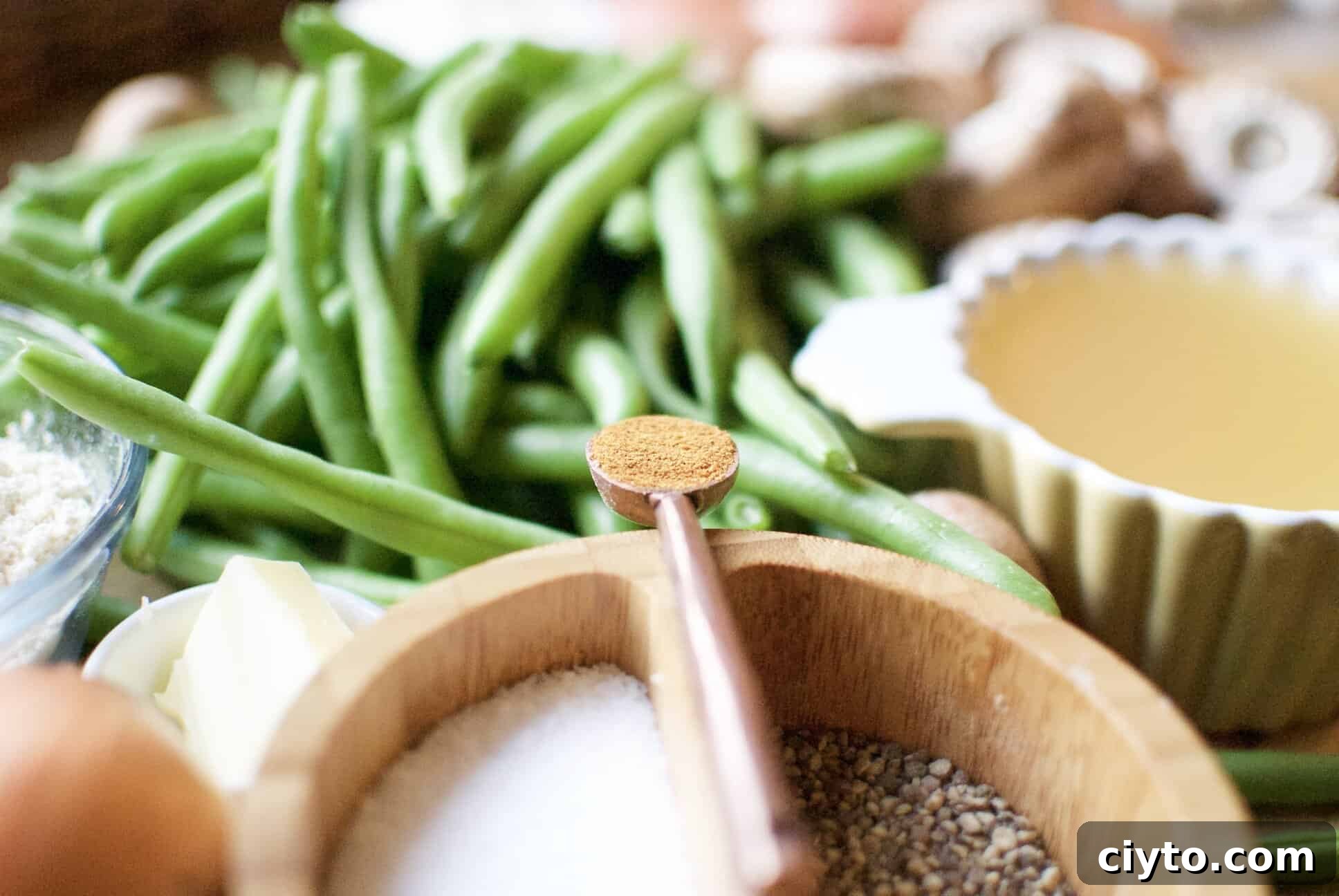 Sauteed Green Beans with Cremini Mushroom Sauce 3 green beans with cremini mushroom sauce