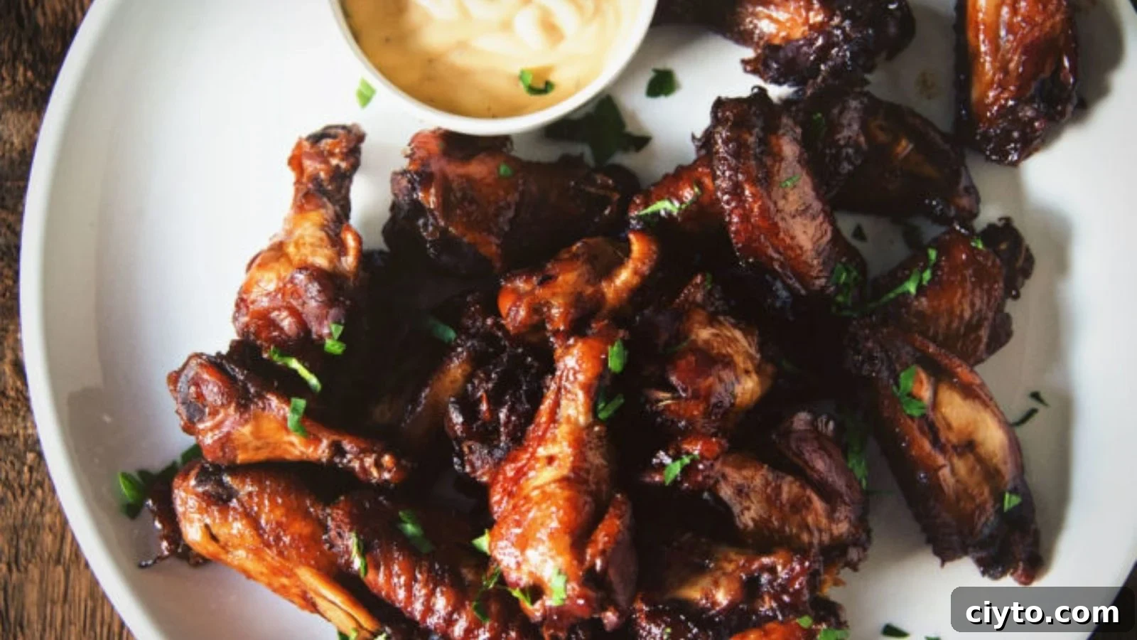 19 Crowd-Pleasing Appetizer Recipes Guests Can't Resist 16 Sweet chili chicken wings slow cooked until tender and glossy.