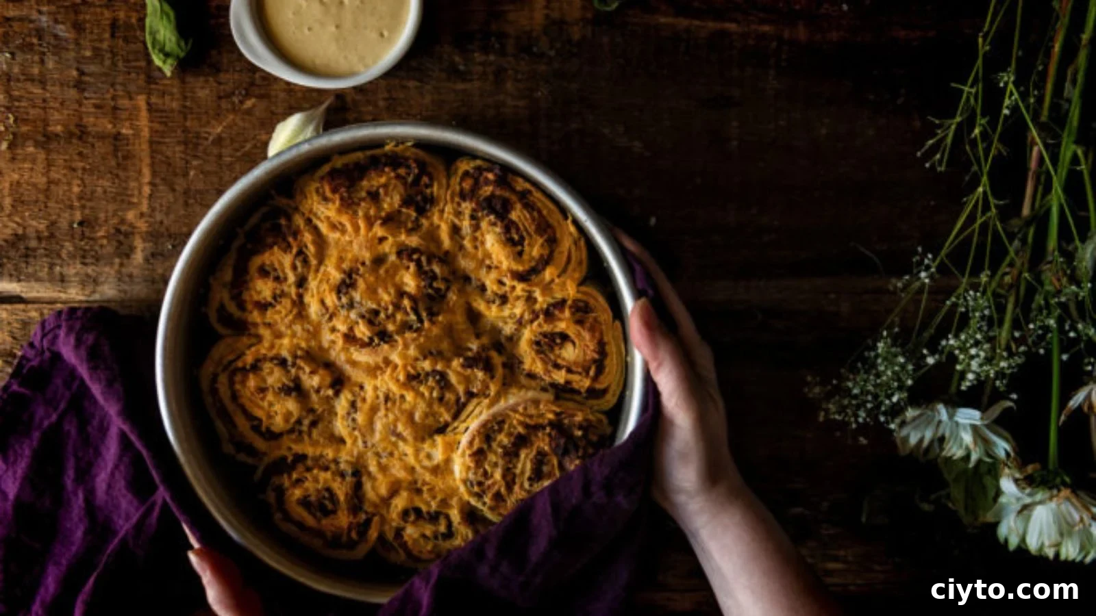 19 Crowd-Pleasing Appetizer Recipes Guests Can't Resist 17 Pulled pork rolls filled with juicy pork and Alabama BBQ sauce.