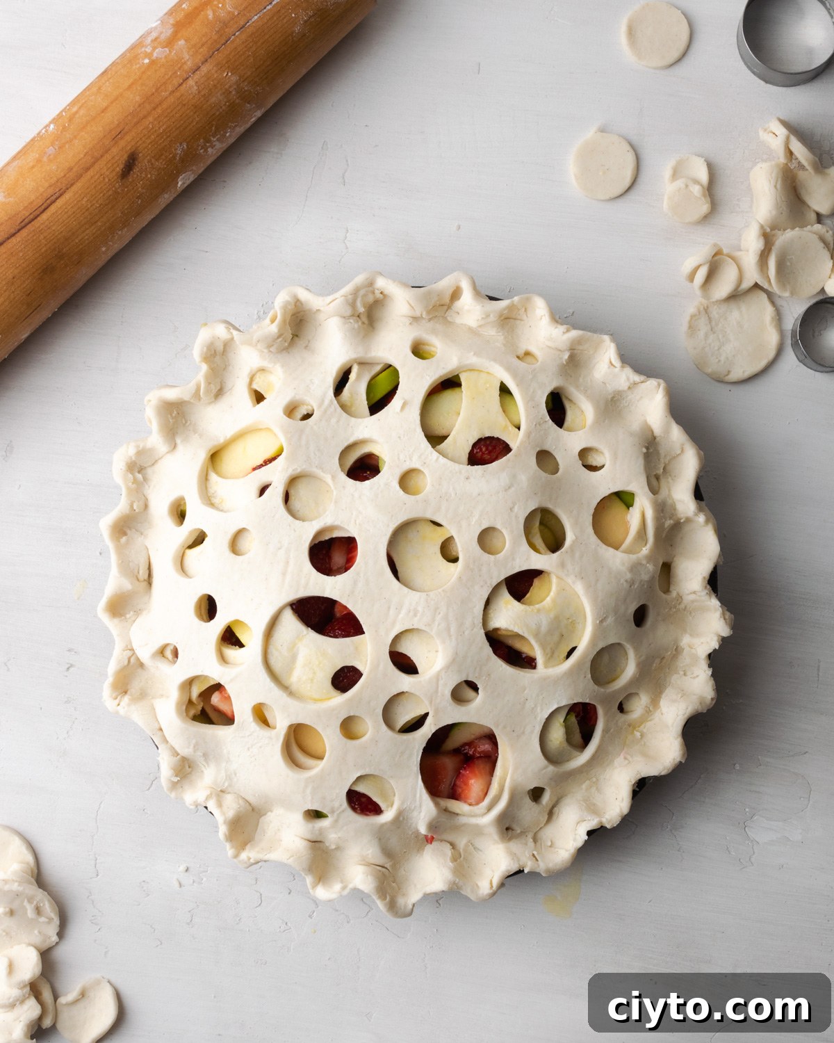 How to Make a Flaky Gluten-Free Pie Crust 26 Strawberry apple pie ready to be baked.