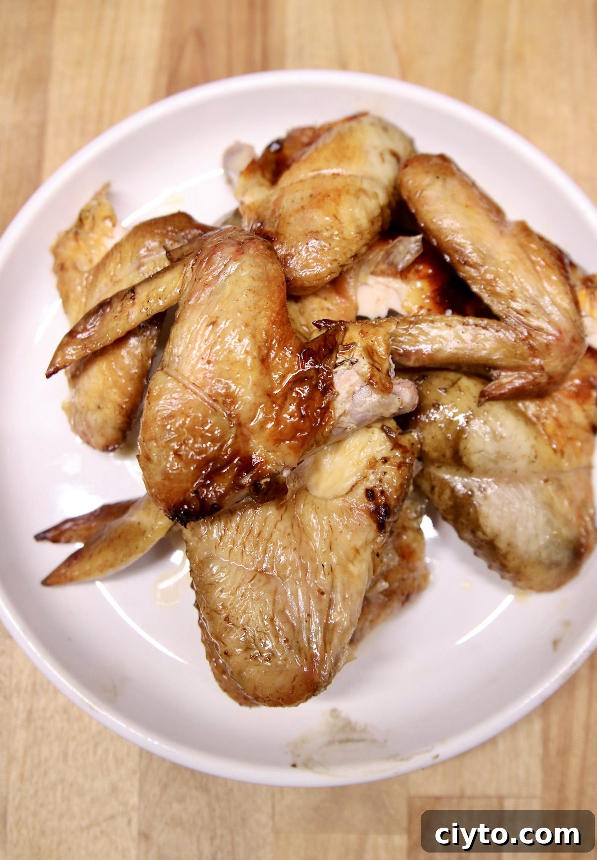 Meal prep chicken wings plate of grilled chicken wings